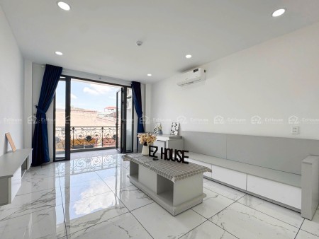 Cho thuê căn hộ dịch vụ có ban công lớn đường Võ thành trang gần ngã tư bảy hiền