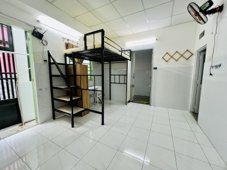 Chính chủ cho thuê phòng trọ full nội thất, đường Dương Quảng Hà, gần đại học CN4 - Văn Lang