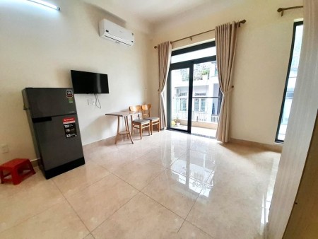 Cho thuê căn hộ Studio bancong Thành Thái Q10 - Máy giặt riêng