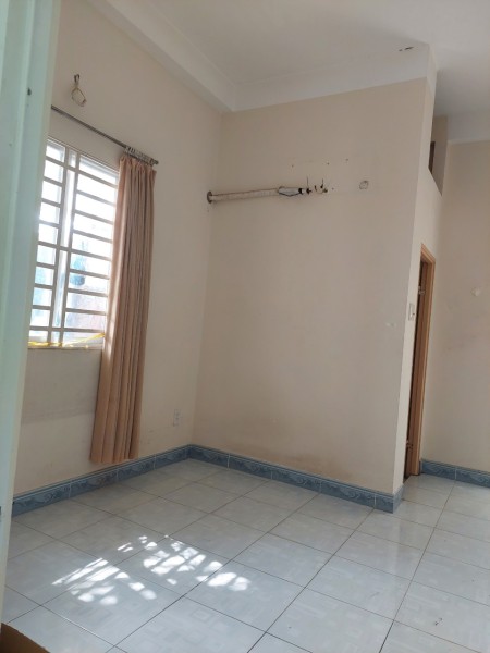 Phòng dành cho 1 Nữ Sinh viên/ NVVP ở ngay trung tâm vòng xoay ngã 7