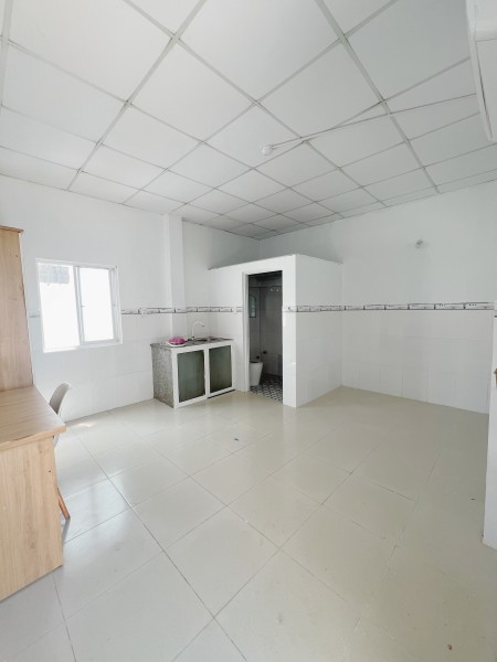 Phòng cửa sổ gần Đại Học Văn Hiến