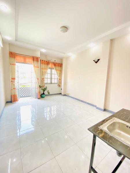 Phòng 30m2 BAN CÔNG SIÊU RỘNG - Gần cv pm Quang Trung - Tô Ký