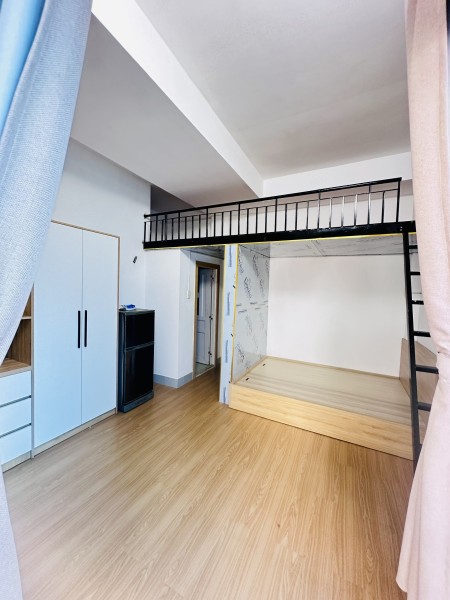 Phòng trọ 22m2 đường Cộng Hòa, Tân Bình, full nội thất, có ban công.