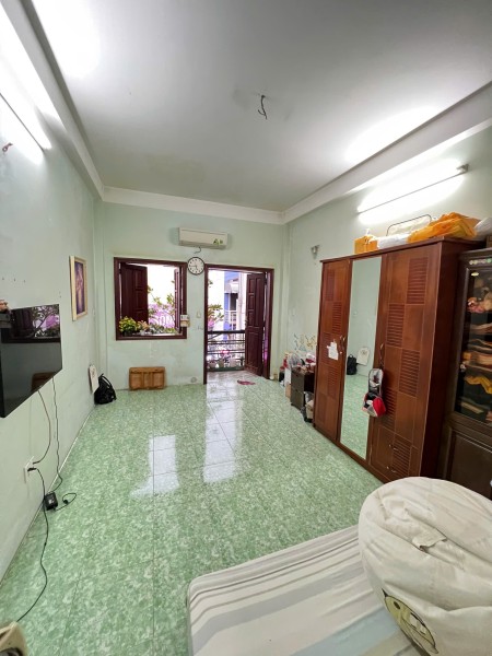 Cho thuê phòng ban công, cửa sổ 30m2 _ Ngay Phan Xích Long, Phú Nhuận