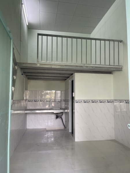 Cho thuê phòng 25m2 mới xây 100%, có gác lững tại 492 Ca Văn Thỉnh, p Ph