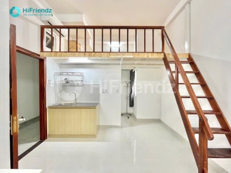 TRỐNG PHÒNG GẦN ĐH VĂN LANG ĐẦY ĐỦ NỘI THẤT CÓ BAN CÔNG RIÊNG