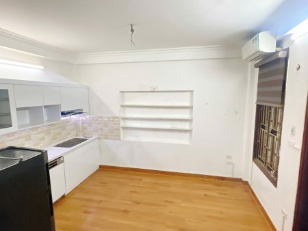 Cho thuê nhà ngõ 333 phố Vọng, 25m× 5 tầng. đủ tiện nghi, giá 10tr/tháng
