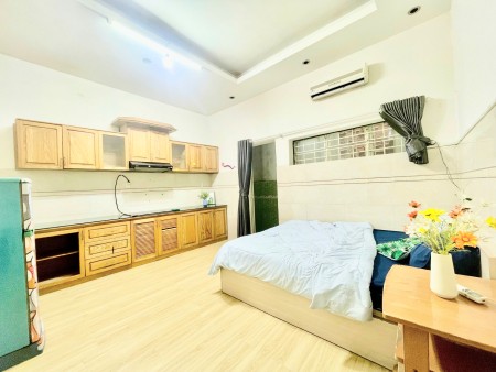 Phòng 35m2 Có Ban Công Sau _ Nguyễn Xí Gần VinCom _ Gần Chợ Nguyễn Xí Và ĐH Hutech