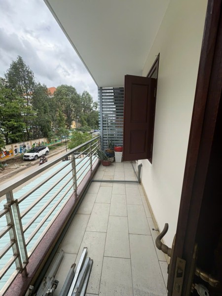  Cho thuê phòng mới 100% full nội thất ngay Nguyễn Duy Trinh, ban công, cửa sổ trời