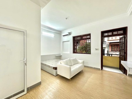 Cho Thuê Căn Hộ 1 Phòng Ngủ Ban Công 50m2 Ngay Ngã Tư Bảy Hiền Giá Hạt Dẻ