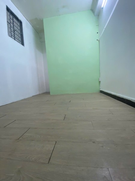 PHÒNG TRỌ BAN CÔNG, MÁY LẠNH , GIƯỜNG , NỆM CƯ XÁ ĐÔ THÀNH Q3 GÁI RẺ