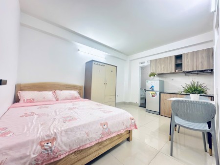 Phòng trọ giá rẻ gần Bách Khoa quận 10 full nội thất, có thang máy, giờ giấc tự do
