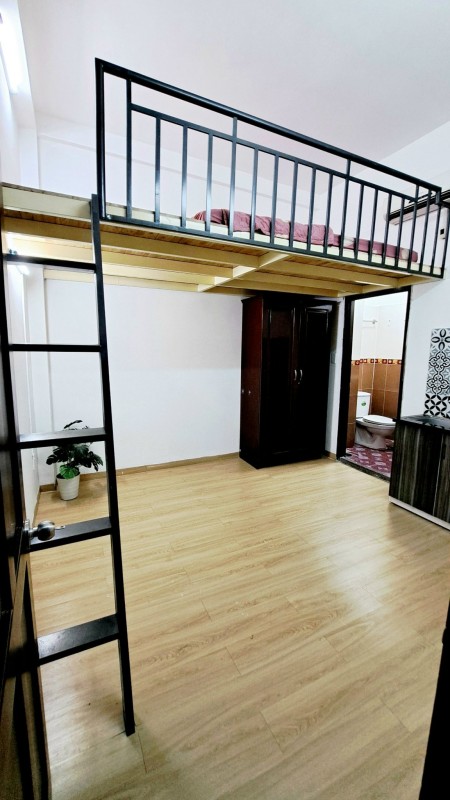 PHÒNG GÁC LỬNG - GẦN NGÃ TƯ THỦ ĐỨC - ĐH SPKT