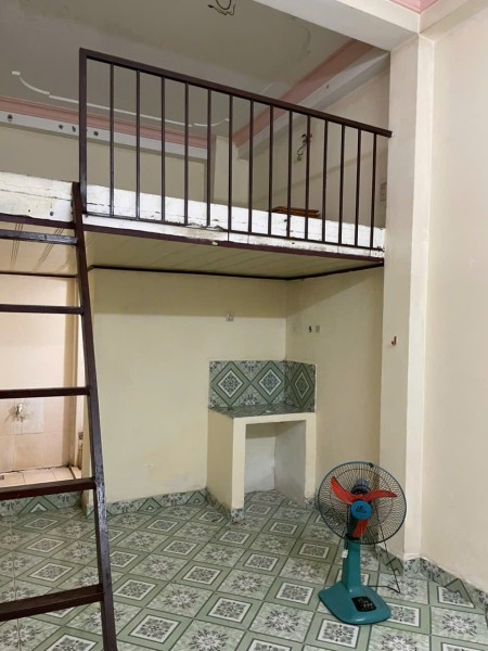 KHU HOÀNG HOA THÁM-CỘNG HÒA: Còn 1 phòng WC RIÊNG+GÁC ĐÚC+LỐI ĐI RIÊNG, Tự do. CHÍNH CHỦ CHO THUÊ !!