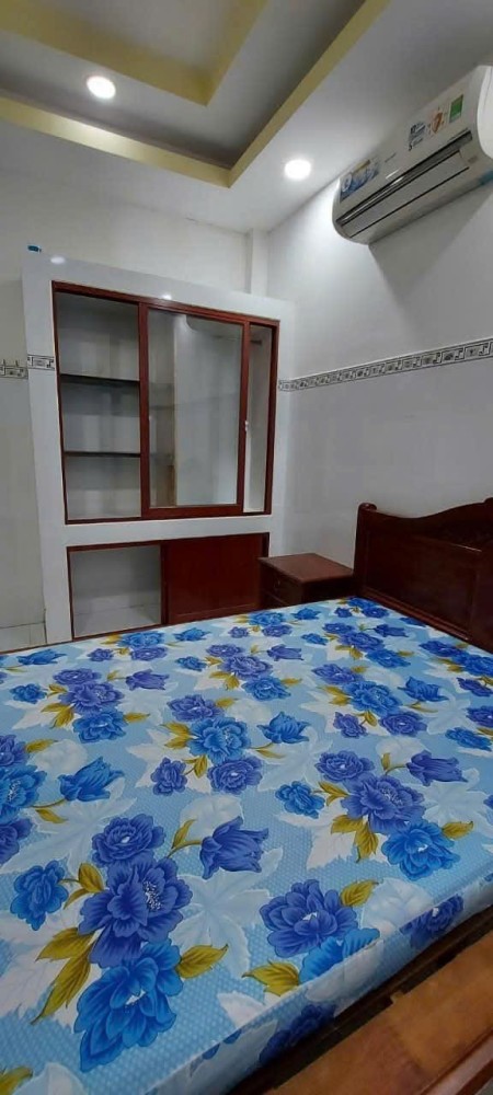 Cho thuê phòng trọ Đường Nguyễn Văn Quá có máy lạnh