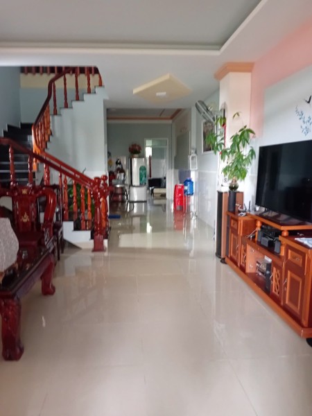Cho thuê nhà 3 phòng đà lạt đường ôtô 10 triệu/tháng nhà xây kiên cố