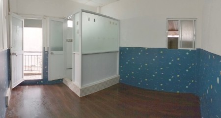 Phòng có cửa sổ , ban công chung thoáng mát, tolet riêng, khu an ninh, gần ĐH Luật, NTT KH-TN