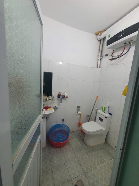 Cho thuê nhà riêng tại Đức Giang, 5 triệu, 100m2, 3PN, 1 PK, 1WC, giá siêu hời!