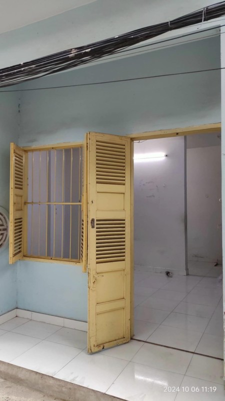 Nhà cho thuê nguyên căn gần Biển gần chợ Xóm Mới điện nước giá nhà nước.