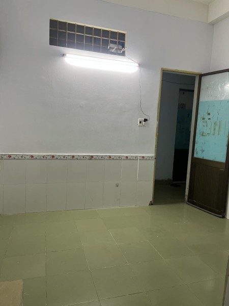 Phòng trọ 16m2 ở hẻm 127 Bình Lợi giá thuê 2.500.000đ/tháng.