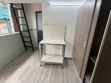 Ảnh 4 - Phòng Bùi Viện ttâm Q.1, full nội thất, có BAN CÔNG, có GÁC