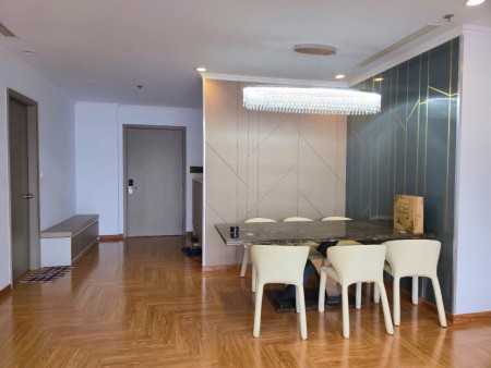Chung cư Satra, Phan Đăng Lưu, PN: 2p ngủ, 2wc, NT mới, 17triệu, 90m2