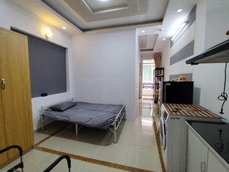 Phòng ban công 2 gian ngủ Phú Nhuận Full NT máy giặt riêng - Tự do