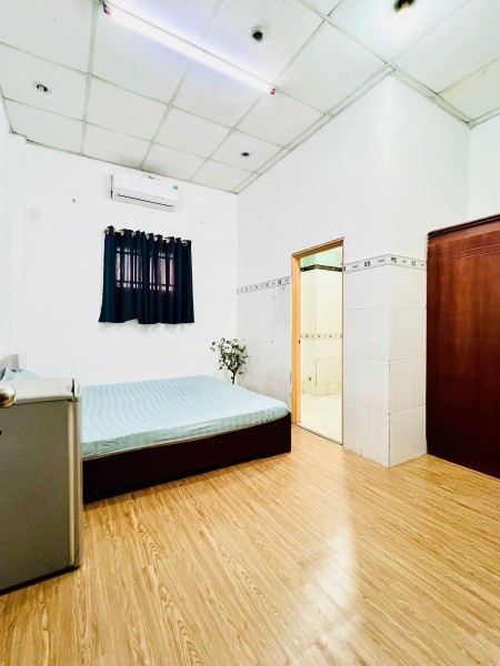 Phòng rộng có nội thất, Máy Lạnh - 26/42 Tân Sơn Nhì, Quận Tân Phú (có thang máy, máy giặt)