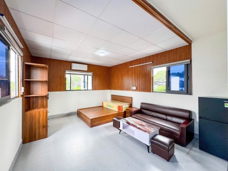 STUDIO ĐẸP GẦN SÂN BAY TÂN SƠN NHẤT – FULL NỘI THẤT GỖ SANG TRỌNG
