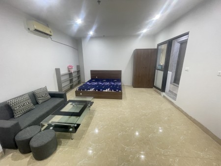 Cho thuê căn hộ mặt đường Nghi Tàm