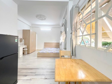 Cho thuê phòng trọ Quận 10, đường 3/2, có ban công, gần ĐH Sư Phạm – Huflit