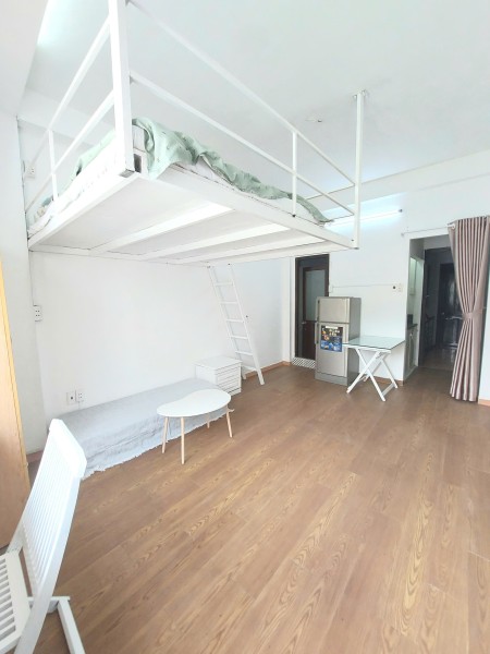 Duplex siêu rộng. Có cửa sổ lớn giá 5.2 tr