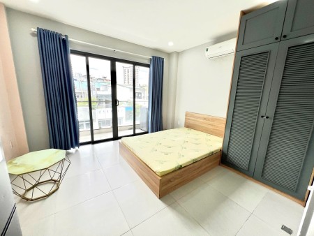 Cho Thuê Căn Hộ Ban Công Siêu Rộng 35m2, Máy Giặt Riêng ngay Ung Văn Khiêm gần Hutech, FTU2, GTVT