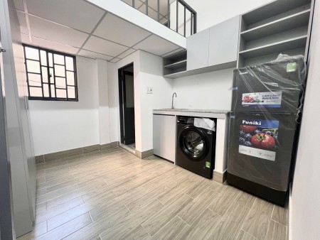 Phòng có gác full nội thất gần Ngã Tư Hàng Xanh, ĐH Hutech, Văn Lang, Ngoại Thương ở Điện Biên Phủ