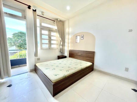 Căn hộ có ban công ngay công viên Gia Định