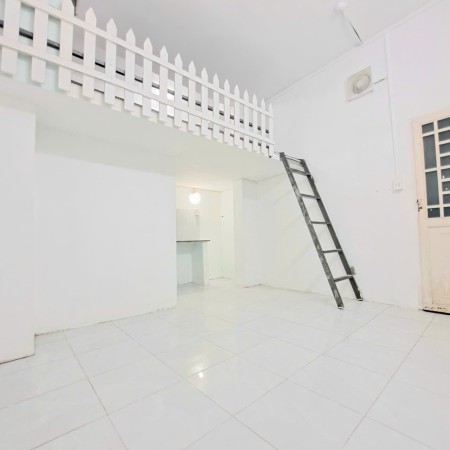 Phòng đẹp có Gác Lửng, Máy Lạnh - 26/42 Tân Sơn Nhì, Q.Tân Phú (Gần ĐH Công Thương, Văn Hiến)