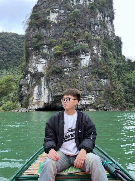 Nguyễn Việt Hoàng