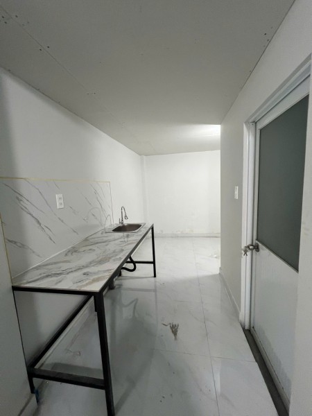 Phòng trọ 01 gác và 01 phòng nhỏ 31m2 Trường Thọ gần ngã tư Bình Thái
