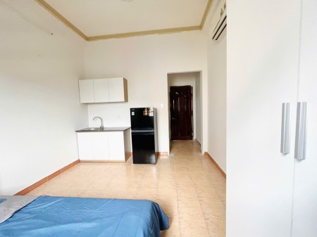 Cho thuê phòng 25m2 đường Trường Sa quận 3, thoáng mát sạch sẽ