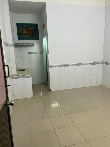 Phòng trọ 16m2 ở hẻm 127 Bình Lợi giá thuê 2.500.000đ/tháng.