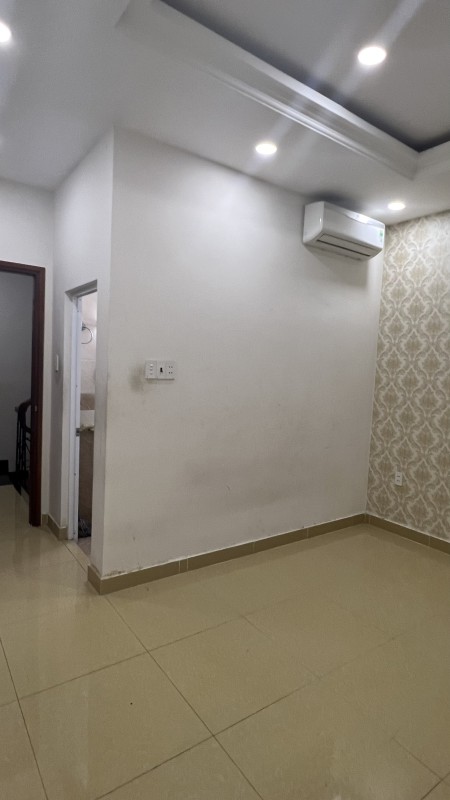 Phòng cho sinh viên thuê, giờ giấc tự do.