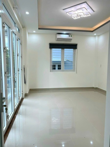 Cho thuê nhà nguyên căn 4 lầu tại Nhiêu Tứ Phú Nhuận