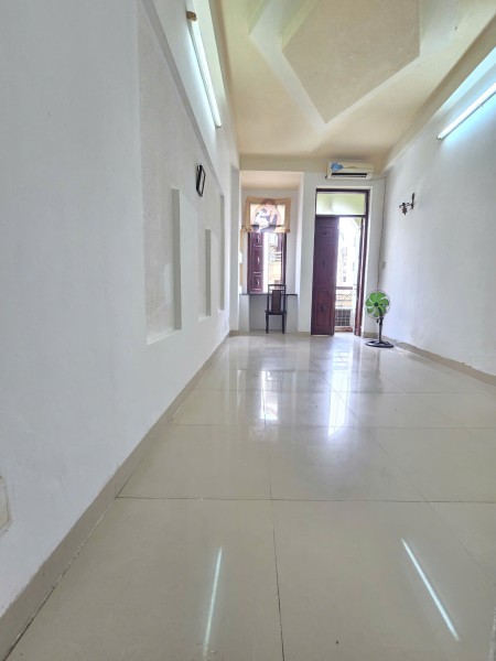 PHÒNG BAN CÔNG MÁY LẠNH, SẠCH ĐẸP THOÁNG MÁT NGAY LÊ VĂN SỸ Q3