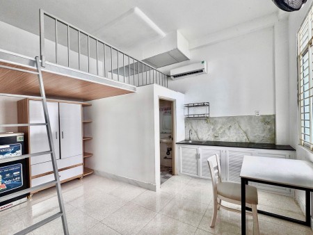 Cho thuê phòng duplex cao cấp full nội thất có BAN CÔNG lớn. thang máy - giá cực rẻ