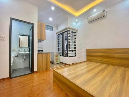 CCMN, 25m2, mới, sang, hiện đại, sạch sẽ. Trung tâm quận Cầu Giấy. Chủ nhà đăng tin