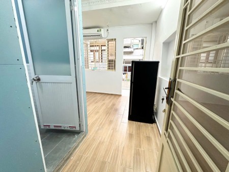 TRỌ DẠNG CHDV 1 PHÒNG NGỦ - THOÁNG - BẾP NGOÀI BAN CÔNG - NT CƠ BẢN ĐỦ DÙNG - GẦN UEH, HCMUE, UAH