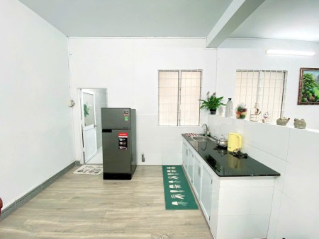 Chung Cư Lê Hồng Phong Quận 10 rộng 80m2 2PN 1WC giá 8,5tr/th