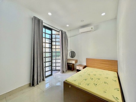 Cho thuê phòng gí rẻ ban công ngay CMT8 quận 10 gần đh kinh tế, bách khoa, huflit