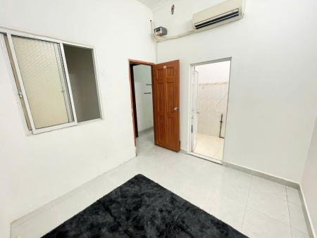 Phòng Mặt Tiền Đường Tên Lửa Kế Bên Siêu Thị Aeon.