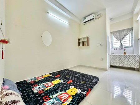 PHÒNG STUDIO CỬA SỔ TRỜI NỘI THẤT CƠ BẢN GẦN VINCOM PVT, IUH